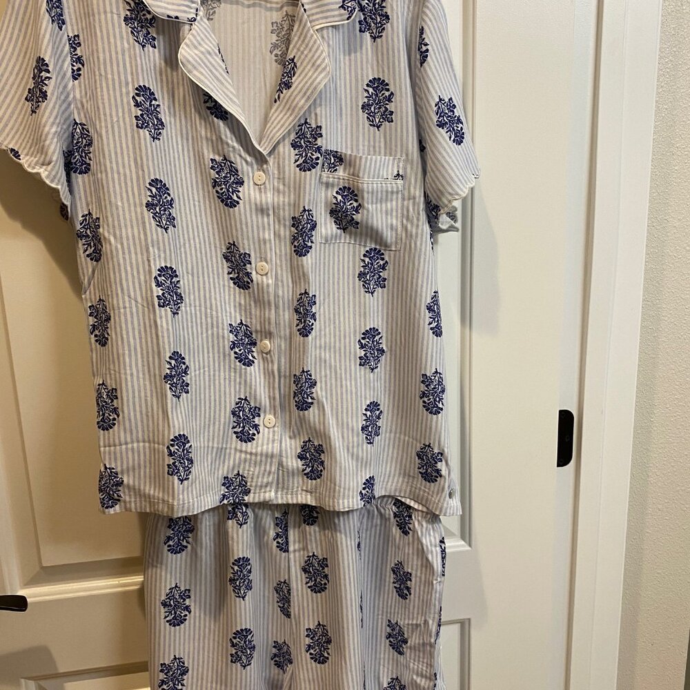 Tahari Women Pajamas Set. Short Sleeve Button Shirt & Shorts Rayon X-Large NWT
